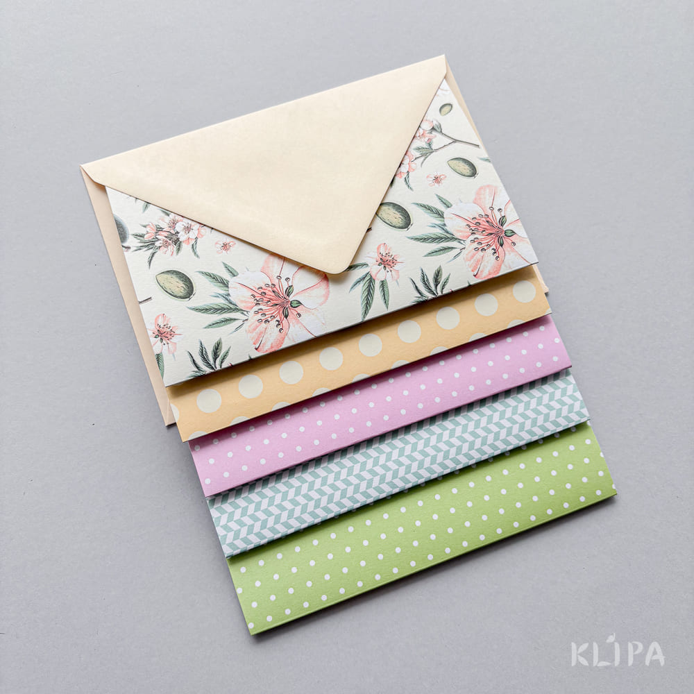 Set plicuri si felicitări scrapbooking pentru activități creative